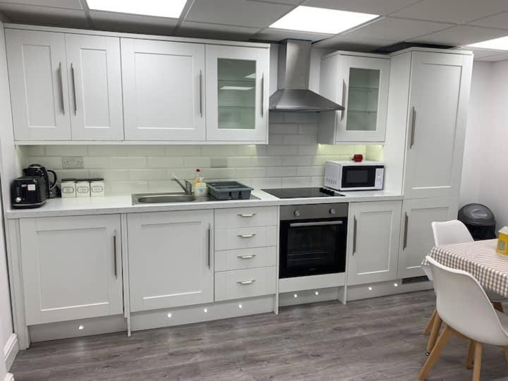 Huge Studio Close To City Centre With Free Secure Parking Leeds  Eksteriør bilde