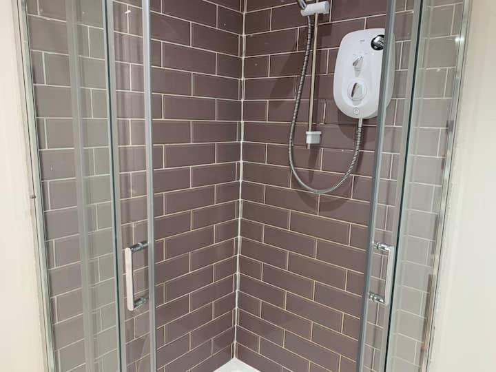 Huge Studio Close To City Centre With Free Secure Parking Leeds  Eksteriør bilde