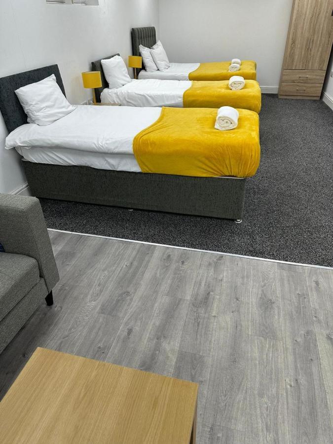 Huge Studio Close To City Centre With Free Secure Parking Leeds  Eksteriør bilde
