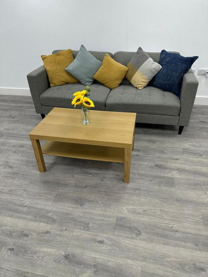 Huge Studio Close To City Centre With Free Secure Parking Leeds  Eksteriør bilde